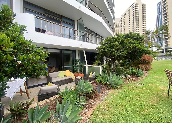 Oceanfront Family Apartment Pool & Bbq
